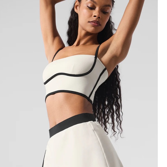 Alo Airbrush White and Black Two-Piece Set - Picture 6 of 13